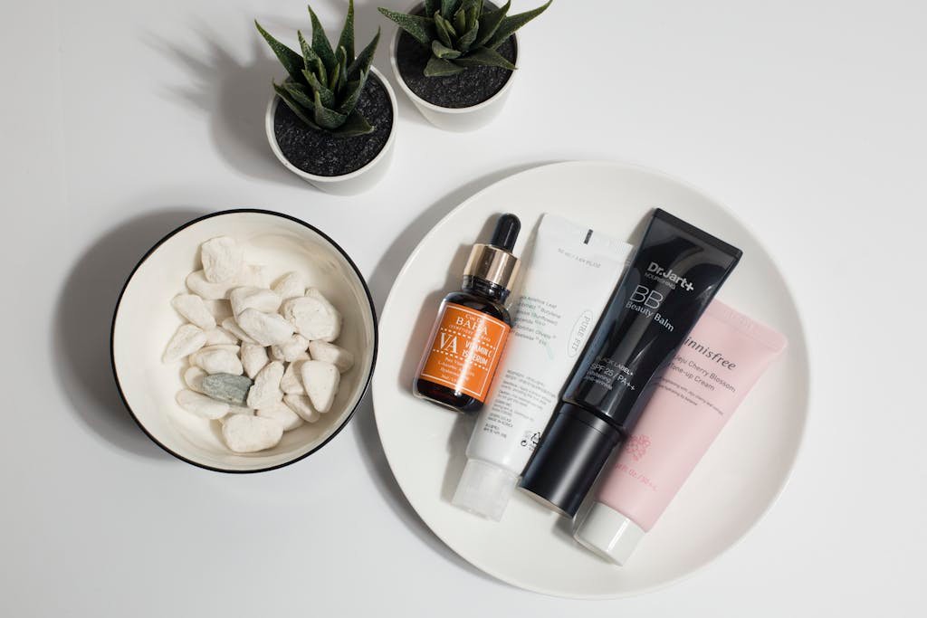 The Ultimate Guide To Combining Active Ingredients: Retinol, Vitamin C, Niacinamide, & More!